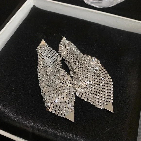 luxury fashion designer earrings tassel - Picture 2 of 11